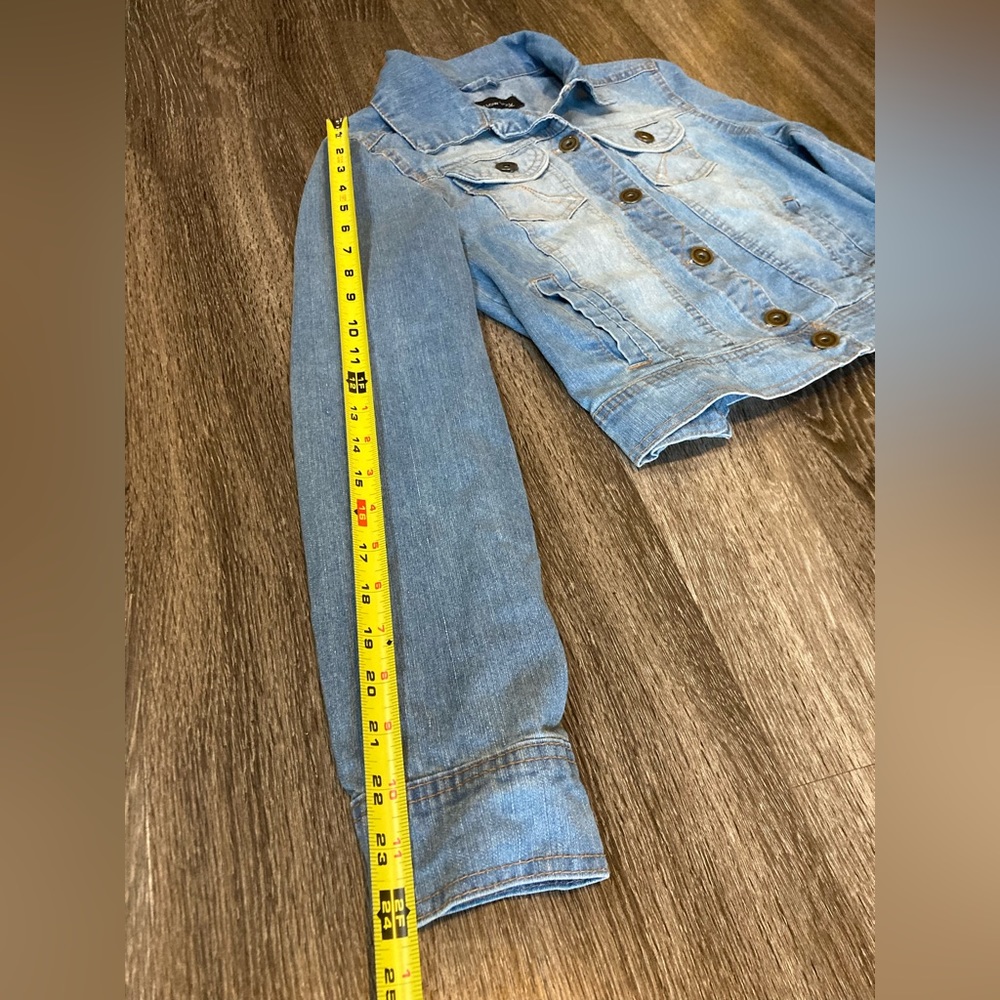 New Look Cropped Denim Jacket - Picture 7 of 8
